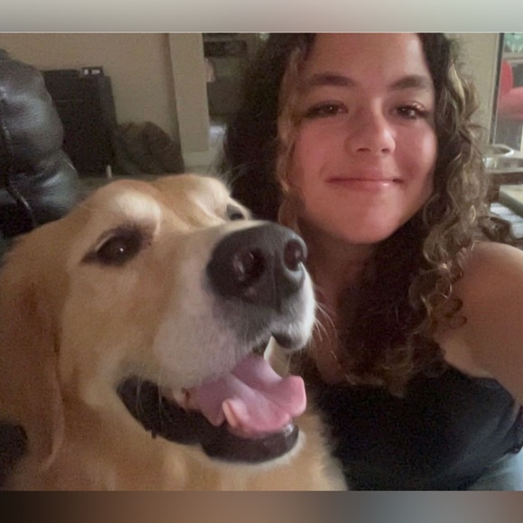 Meet your Posher, Savannah! ♡ - Picture 6 of 6